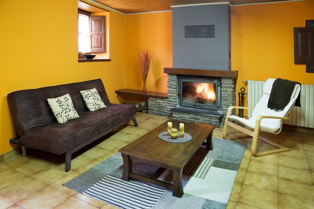 Allotjament Rural Cal Miquel Anserall  Bagian luar foto